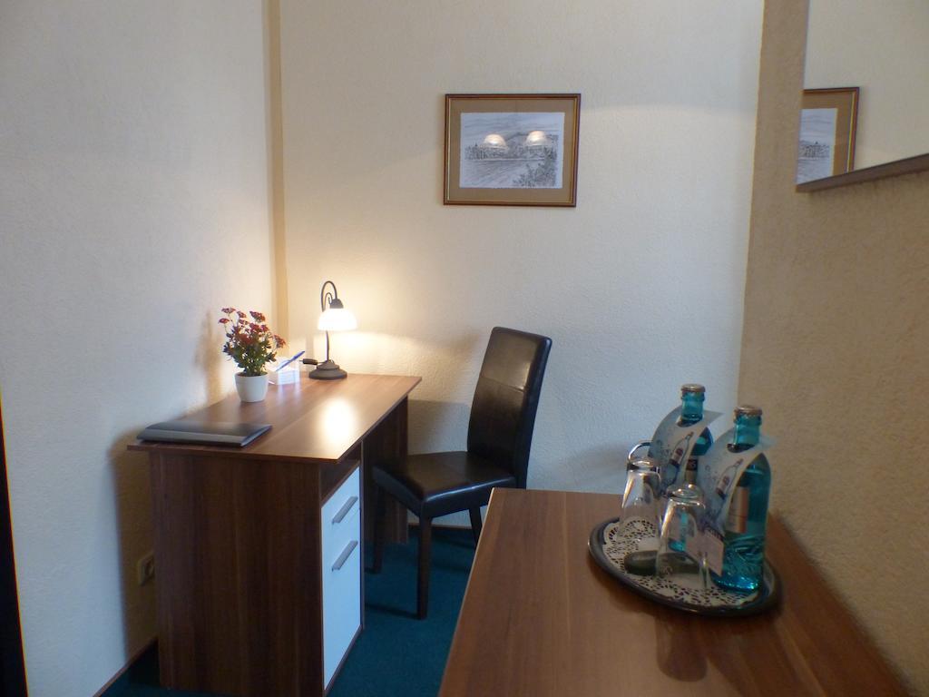 ארטרן Hotel Friedchen Mit Eigener Fleischerei חדר תמונה