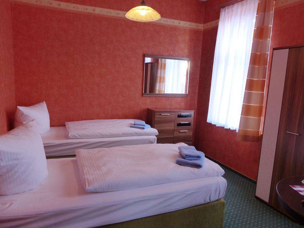ארטרן Hotel Friedchen Mit Eigener Fleischerei חדר תמונה
